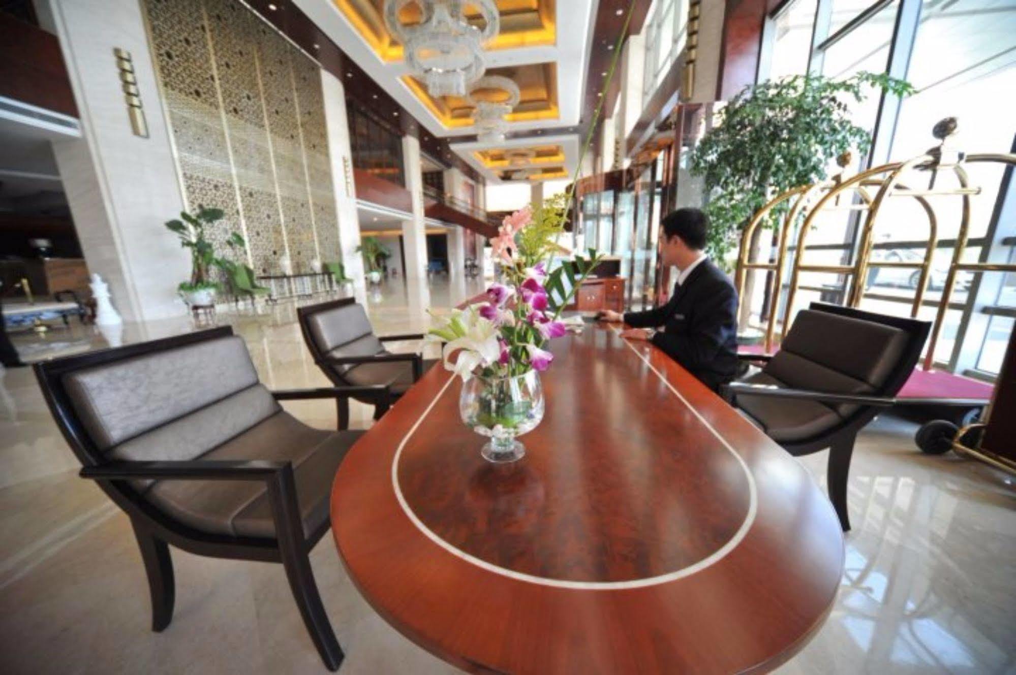 S&N Dalian Hotel Luaran gambar